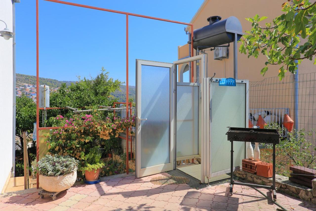 Apartments By The Sea Businci, Ciovo - 9450 Trogir Exterior foto